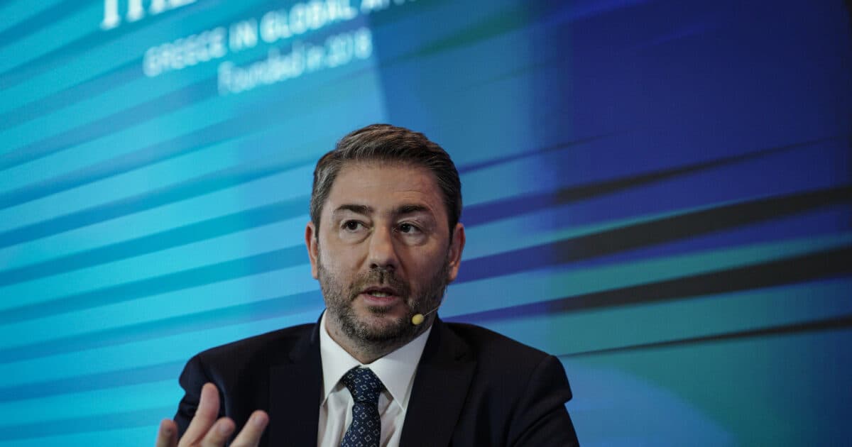 ΠΑΣΟΚ κατά ΝΔ: Η μάχη για την πολιτική κληρονομιά