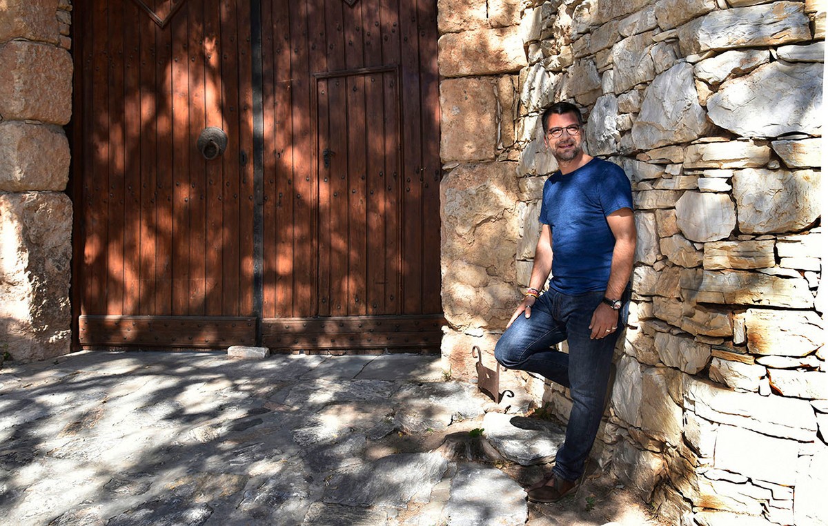 Ο Σπύρος Σύρμος και το MyCenae: Η κατάρα των Ατρειδών ζωντανεύει στο Δημοτικό Θέατρο Πειραιά
