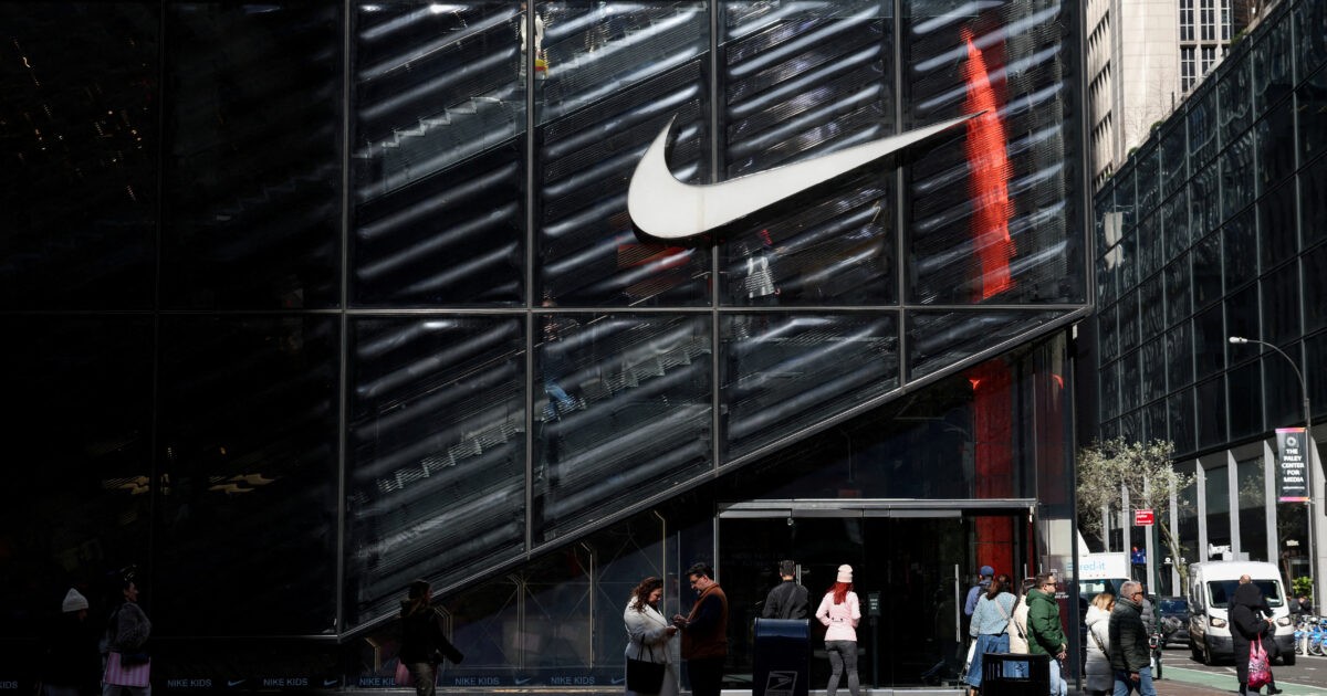 Η Νίκη του εμπορίου: Η Nike αναδιατάσσει τις δυνάμεις της, μειώνοντας προσωπικό