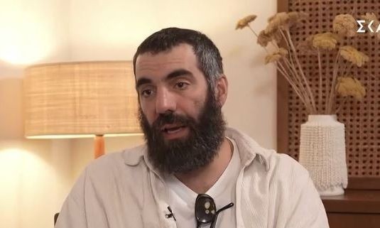Ρομέν Γαβράς: «Πριν τα 50 θέλω να μιλάω ελληνικά» – Η ελληνική ψυχή ενός αιρετού του σινεμά